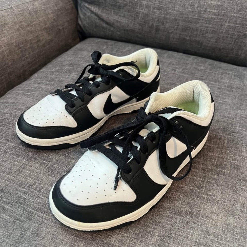 Nike Panda Dunks
